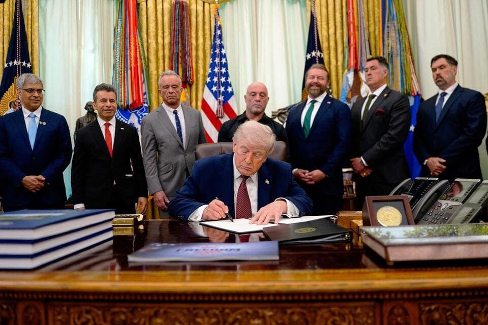 Trump Signs Revolutionary Executive Order Fast-Tracking Psychedelic Drug Therapies with RFK Jr. and Joe Rogan