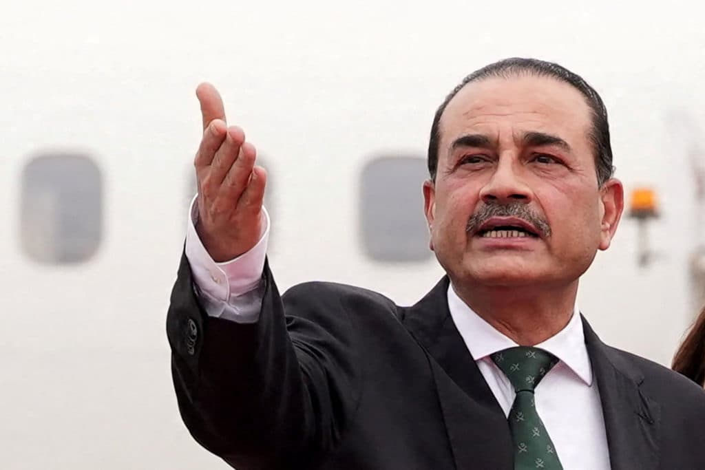 Trump Mediates Middle East Crisis as Pakistan Emerges as Key Peace Broker Between U.S. and Iran